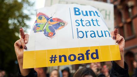 Mehrere tausend Menschen demonstrieren am 22.09.2018 in Rostock gegen eine Demonstration der AfD.