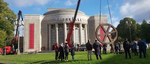 Es ist wieder da. Das Räuberrad kehrt an den Rosa-Luxemburg-Platz zurück.