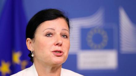 Justiz- und Verbraucherschutzkommissarin Jourová hat ein massives Problem mit Facebook. 