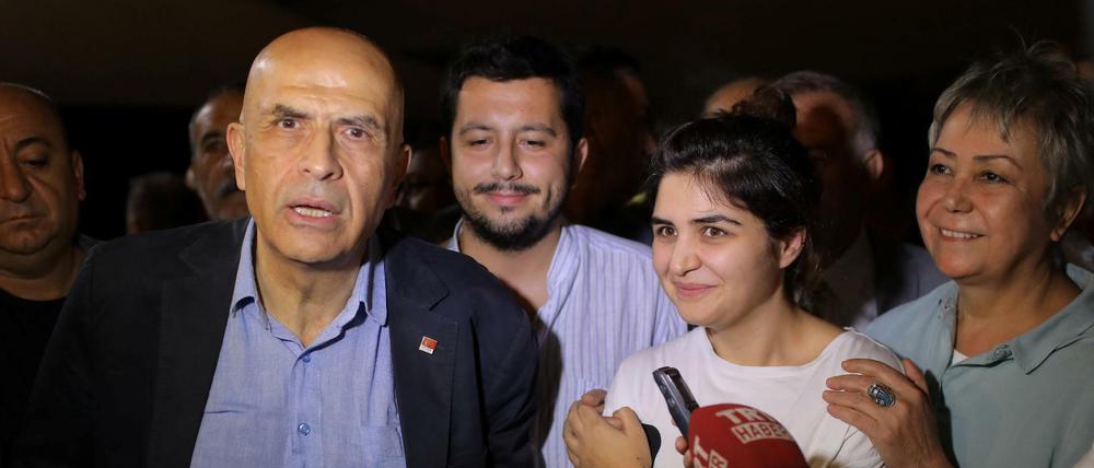 Türkische Behörden haben den Oppositionspolitiker Enis Berberoglu aus der Haft entlassen.