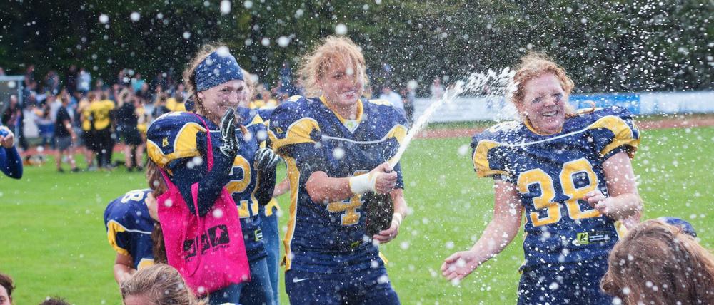 Spritzig. So präsentierten sich die Kobra Ladies gegen Gegner München und danach auch beim Feiern.