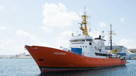 Das Rettungsschiff Aquarius im Hafen in Senglea.