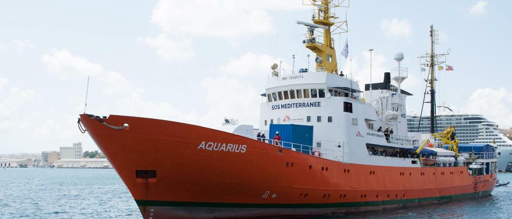 Das Rettungsschiff Aquarius im Hafen in Senglea.