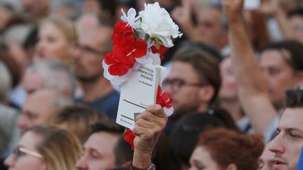 Anhänger der Opposition demonstrieren im Juli 2017 gegen die Justizreform in Polen. 