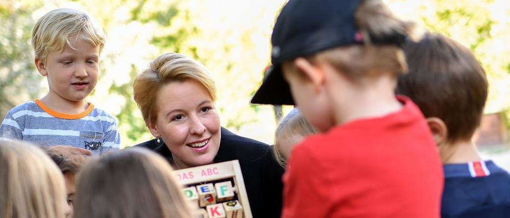 Franziska Giffey, Bundesfamilienministerin, hat am Mittwoch das "Gute-KiTA-Gesetz vorgestellt.
