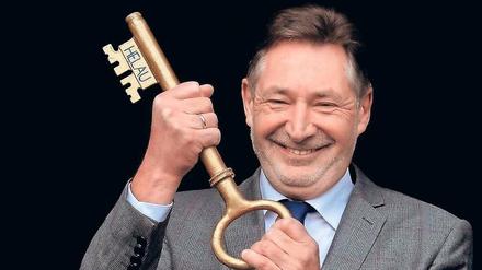 Der scheidende Amtsinhaber Jann Jakobs von der SPD muss bald auch den echten Schlüssel zum Rathaus abgeben. 