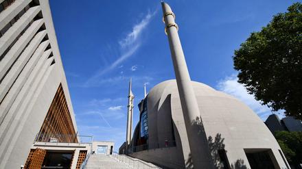 Am kommenden Samstag soll sie von Erdogan offiziell eröffnet werden, die Zentralmoschee der Ditib im Kölner Stadtteil Ehrenfeld. 