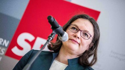 SPD-Parteichefin Andrea Nahles trägt die Entscheidung über Maaßens Versetzung mit.