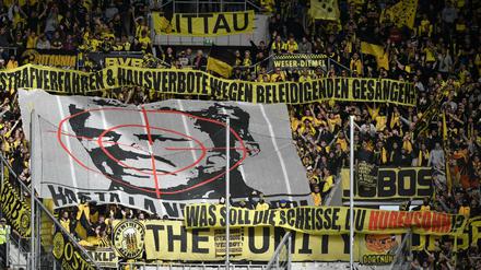 Unter der Gürtellinie. Die BVB-Fans können es nicht lassen.