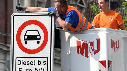 Der Druck wächst - in vielen Städten drohen Fahrverbote für ältere Diesel.