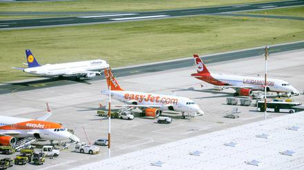 Auf dem Flughafen Tegel fehlt es an Bodenpersonal.