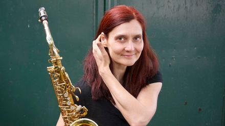 Durch die Oktaven stürzen wie ein Flipperball. Kölner Saxofonistin Angelika Niescier.