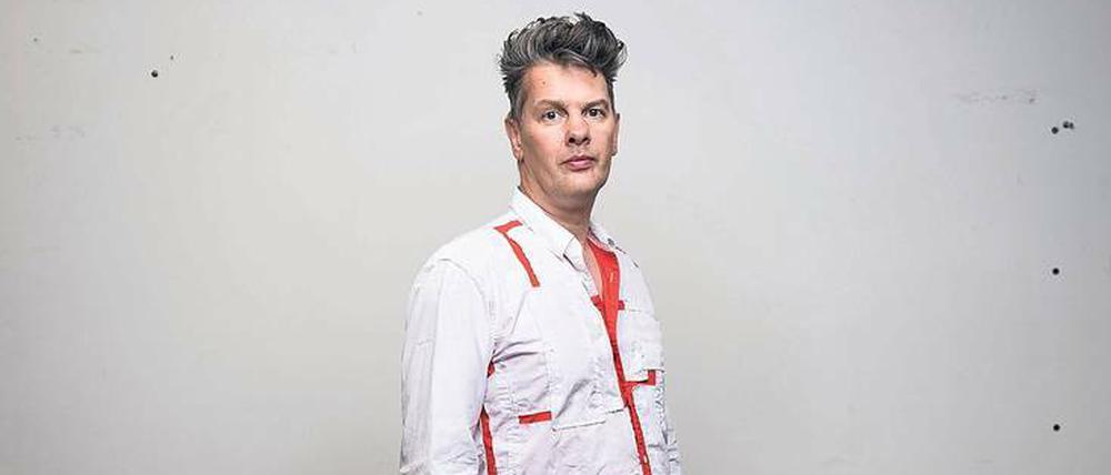 Wechselbalg. Der Berliner Aktionskünstler John Bock, 53.