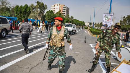 Der Ort der Militärparade: Ahvaz.