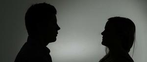 Zwei Frauen, unterschiedliche Ansichten und trotzdem gut gemeinsam diskuiert.