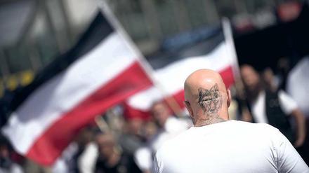 Rechte Demonstranten bei einer Kundgebung im August in Berlin-Spandau.