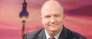 Jörg Thadeusz begrüßt jetzt immer dienstags, mittwochs und donnerstags im RBB-Fernsehen ab 23 Uhr 30 einen Gast im „Talk aus Berlin“.