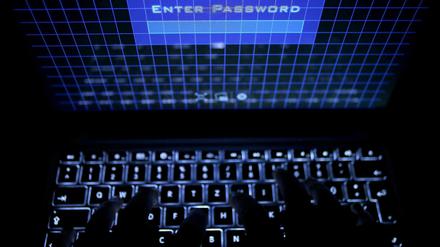 Im Februar 2016 hatten Hacker die Zentralbank von Bangladesch attackiert und rund 80 Millionen Dollar erbeutet. 