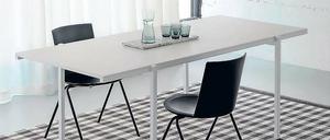 "Trendpark Vintage Edition" (Bauwerk). Tisch "DL5 Neo" und Stuhl "Lo239" von Loehr.