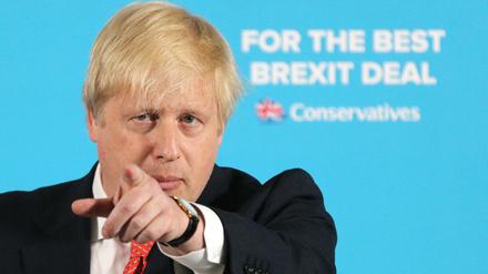 Boris Johnson attackiert Theresa May kurz vor dem Tory-Parteitag.