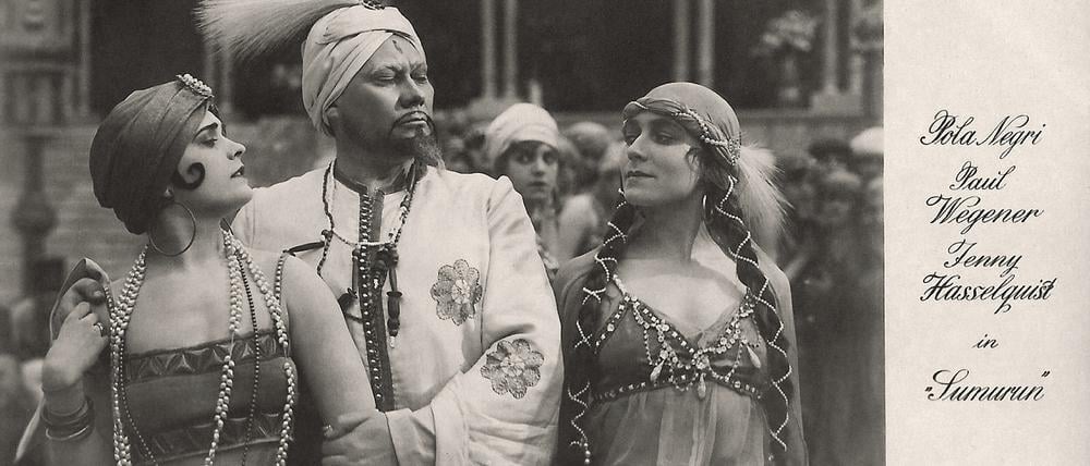 Promotional photography of Pola Negri Paul Wegener and Jenny Hasselquist in Sumurun (1920) - Silent movie era