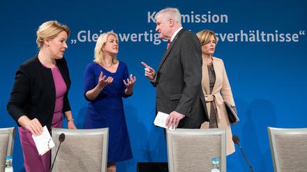 Ländliche Regionen im Blick: die Vorsitzenden der neuen Kommission "Gleichwertige Lebensverhältnisse".