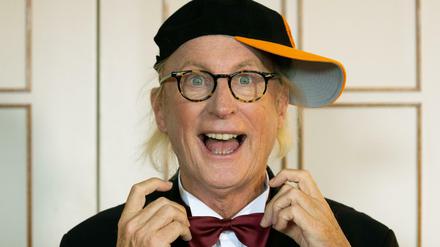 Otto Waalkes ist nicht nur Komiker, sondern auch Zeichner und Maler.