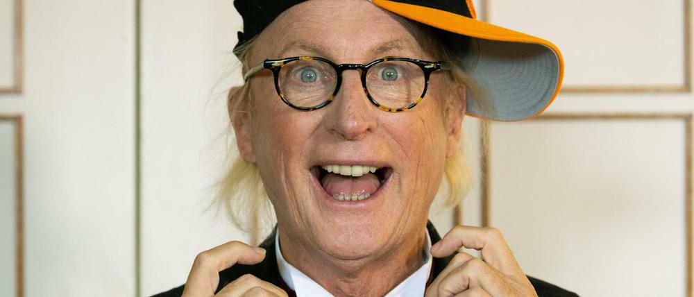 Otto Waalkes ist nicht nur Komiker, sondern auch Zeichner und Maler.