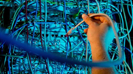 Die 18 Helmholtz-Zentren erzeugen bei ihrer Forschung unglaubliche Datenmengen. Die sollen nun besser genutzt und vernetzt werden.
