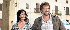Laura (Penélope Cruz) und ihre Jugendliebe Paco (Javier Bardem) sehen sich nach Jahren wieder. 
