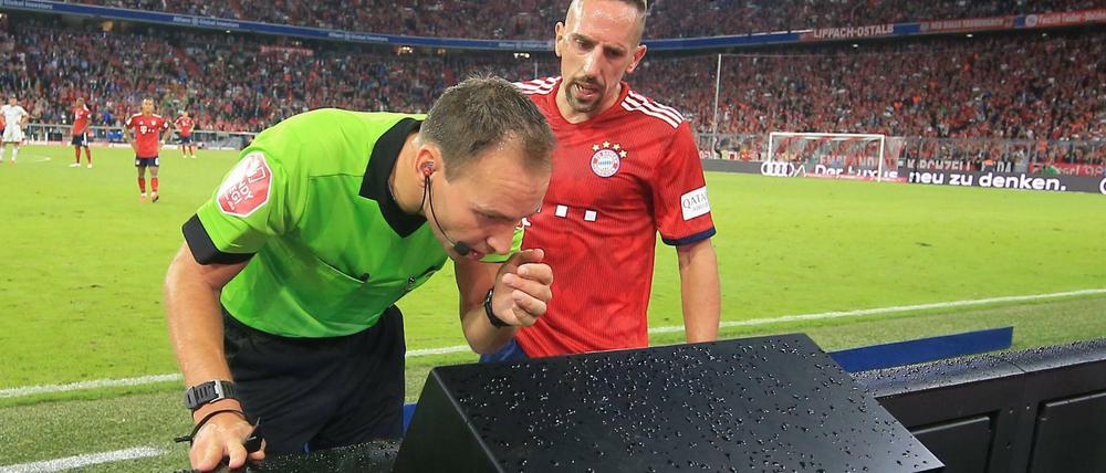 Bald auch in der Königklasse. Der Videobeweis setzt sich durch.