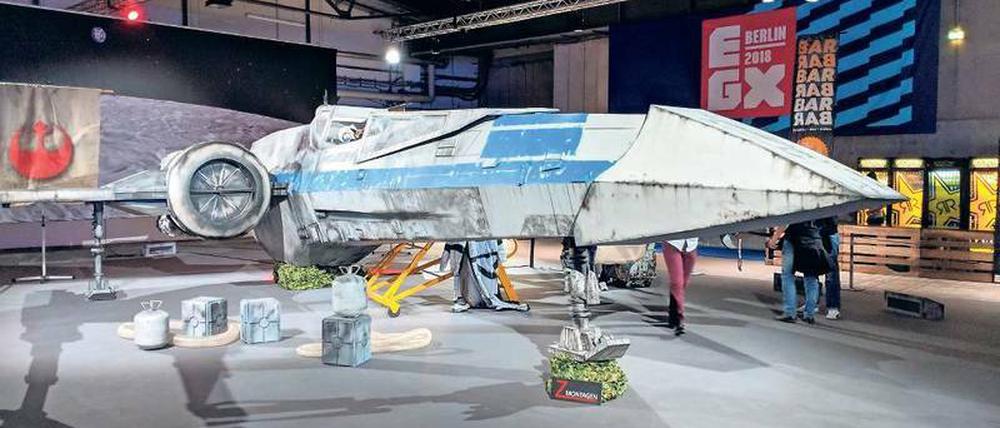 Eine der Attraktionen in der Berliner „Station“: das Modell eines X-Wing Fighters aus „Star Wars“.