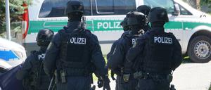 Polizisten des SEK Sachsen bei einem Einsatz.
