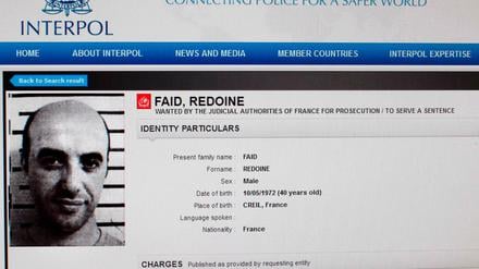 Wieder geschnappt: Redoine Faid, hier auf einem Fahndungsblatt von Interpol