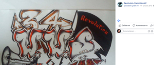 "Revolution Chemnitz" auf Facebook - die 34 im Bild könnte ein Hinweis auf "Sturm 34 Mittweida" sein.