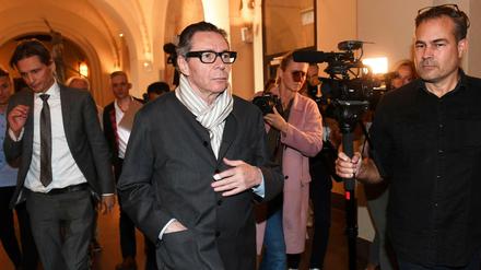 Jean-Claude Arnault, Auslöser für den Konflikt in der Schwedischen Akademie, muss wegen Vergewaltigung ins Gefängnis. 