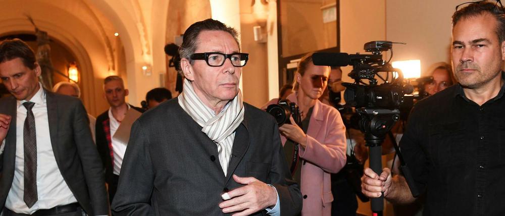 Jean-Claude Arnault, Auslöser für den Konflikt in der Schwedischen Akademie, muss wegen Vergewaltigung ins Gefängnis. 