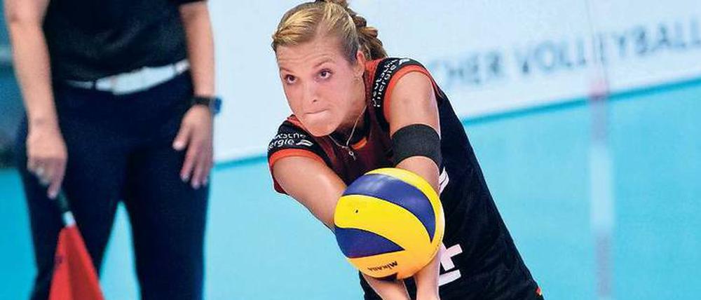 Auf Ballhöhe. Maren Fromm führt die deutschen Frauen an.