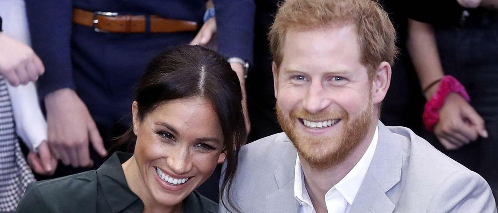 Prinz Harry and Meghan Markle bei einem Besuch in Sussex am Mittwoch.