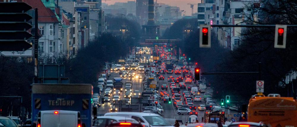 Berufsverkehr in Berlin auf der Ost-West-Achse.