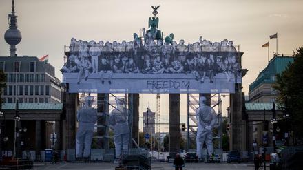Der Tagesspiegel hat nachgefragt: Was bedeutet die Wende für Berliner und Berlinerinnen heute?