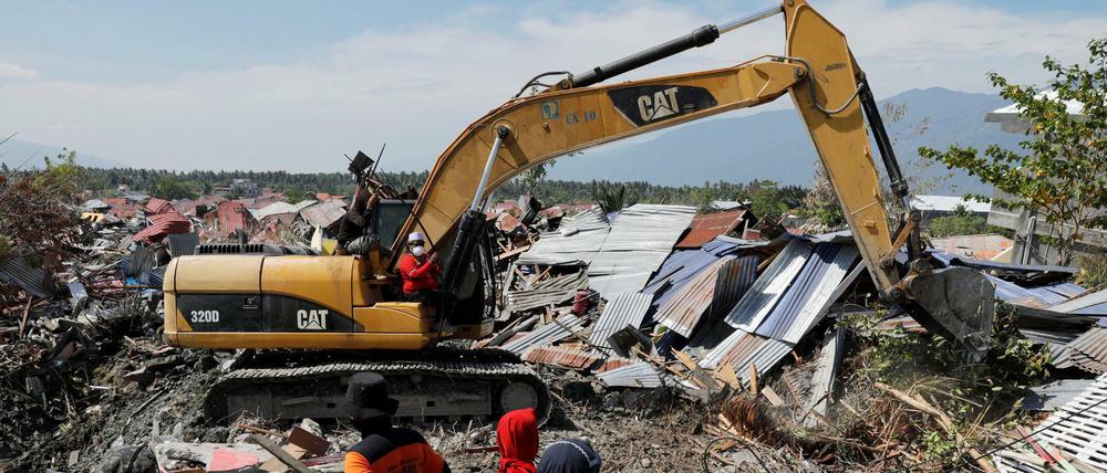 In Indonesien steigen die Zahlen nach den Erbeben und dem Tsunami immer weiter.