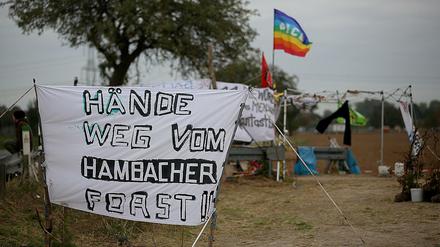 Das Oberverwaltungsgericht Münster hat einen vorläufigen Rodungsstopp im Hambacher Forst verfügt.