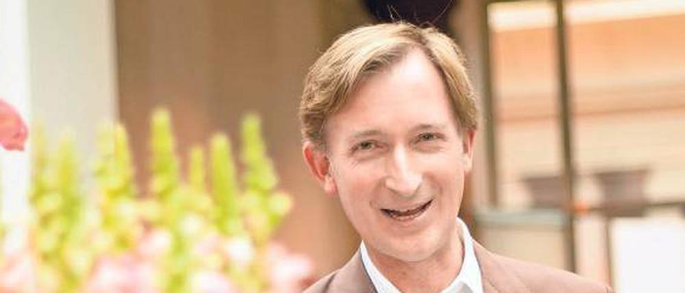 Der Mann und die Pferde. Gerhard Schöningh, der Eigentümer der Rennbahn von Hoppegarten.