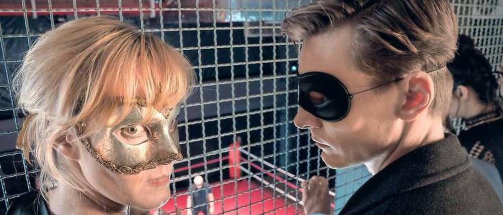 Auf in den Kampf! Die Kommissare Martina Bönisch (Anna Schudt) und Jan Pawlak (Rick Okon) besuchen undercover einen illegalen Gladiatorenfight. 