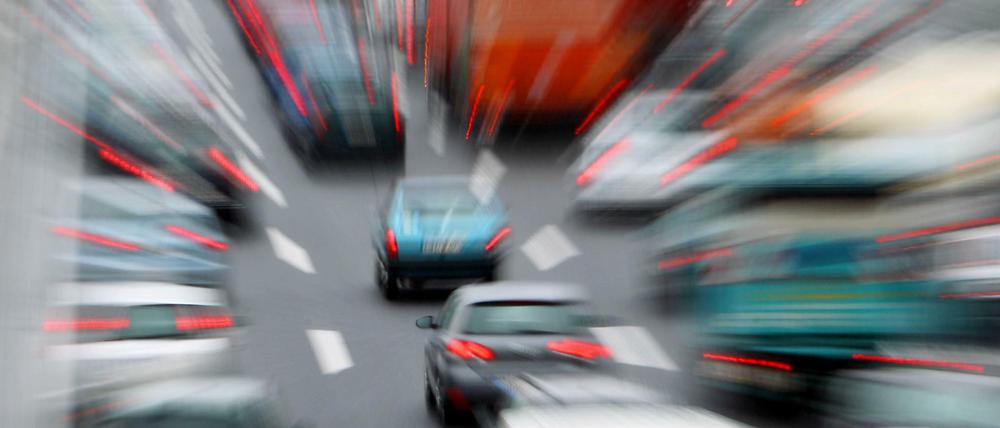 Umfrage in 13 Ländern Europas: Auch junge Leute wollen Auto fahren.