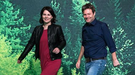 Robert Habeck (r) und Annalena Baerbock