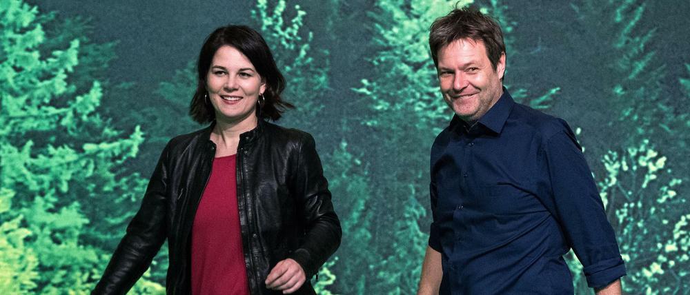 Robert Habeck (r) und Annalena Baerbock
