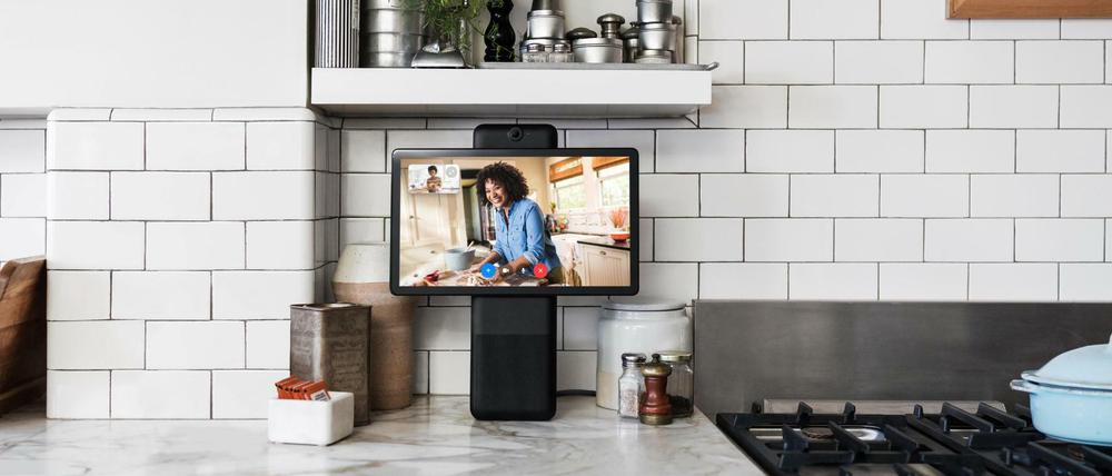So sieht das neue Gerät Portal+ von Facebook aus, mit dem die Video-Telefonie verbessert werden soll.