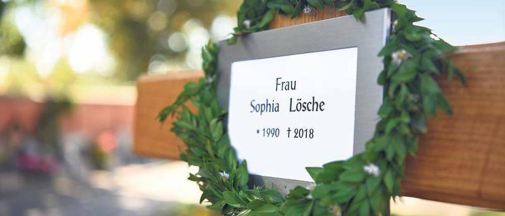 Vor drei Wochen wurde die 28-Jährige im Wohnort ihrer Eltern beerdigt.